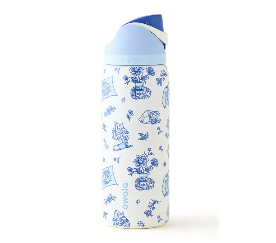 Owala UO Exclusive Delft Cat Print FreeSip 32 oz Water Bottle